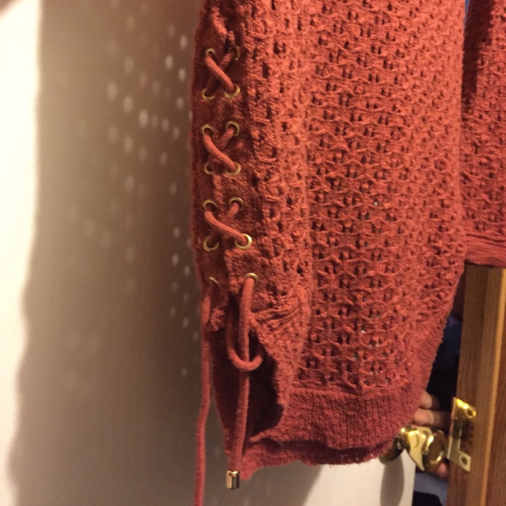 Sweater - Picture 4 of 4